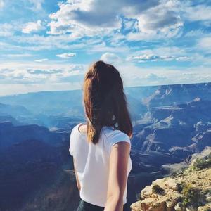 为什么男生做爱射到女生胸上
