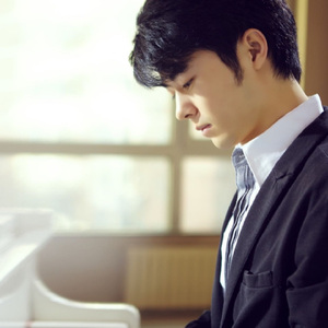 为什么男生做爱射到女生胸上
